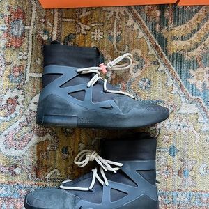 Nike Fear of God “Triple black”